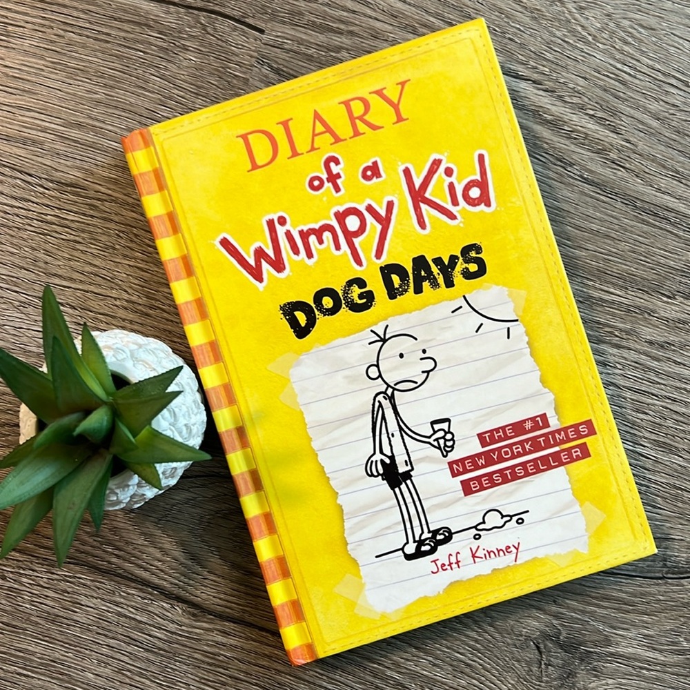 📚 3/$25 BOOKS!! 📚 Diary of a Wimpy Kid Dog Days book 4 by Jeff Kinney
